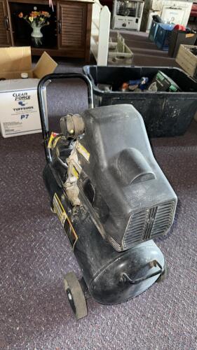 Working Central Pneumatic 8-Gallon 2 HP Portable Air Compressor - 4