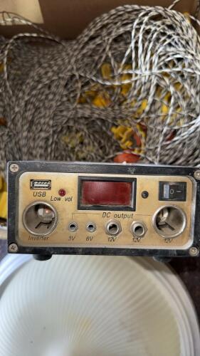 Electric Fence with Thunderbolt Solar 30A 12V Charge Controller and Light Fixture - 4