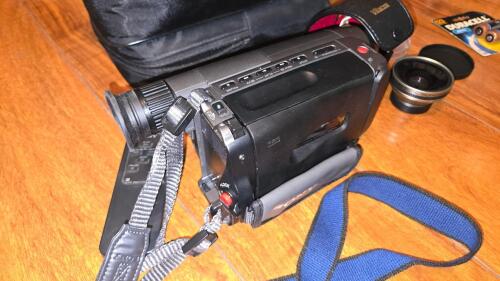 Sony Handycam Vision Video8 Camcorder, 52x Digital Zoom, 20x Optical, Bag, Remote, Wide Lens - 2