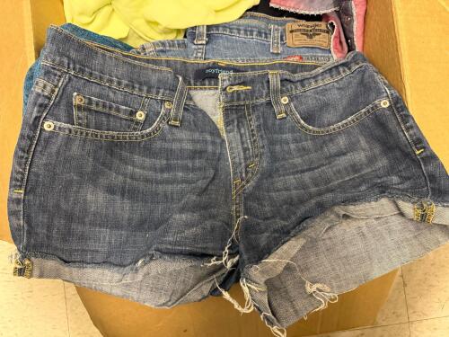 Mixed Lot Levi&rsquo;s Wrangler Volcom Denim Shorts Jackets Tops Sizes S-XL, Women&rsquo;s & Unisex Brands. Women's Costume - 4