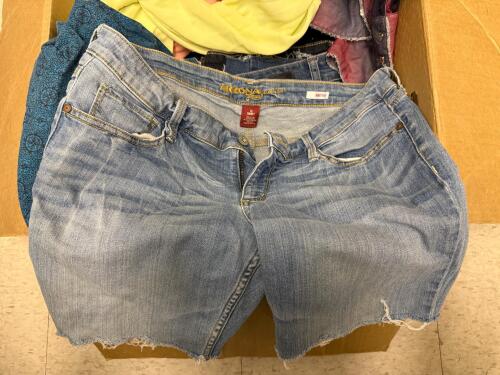 Mixed Lot Levi&rsquo;s Wrangler Volcom Denim Shorts Jackets Tops Sizes S-XL, Women&rsquo;s & Unisex Brands. Women's Costume - 7