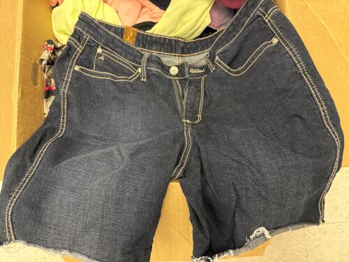 Mixed Lot Levi&rsquo;s Wrangler Volcom Denim Shorts Jackets Tops Sizes S-XL, Women&rsquo;s & Unisex Brands. Women's Costume - 10
