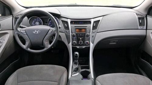 2014 Hyundai Sonata GLS Sedan, 143,851 Miles, Black Exterior, Gray Cloth Interior - 11
